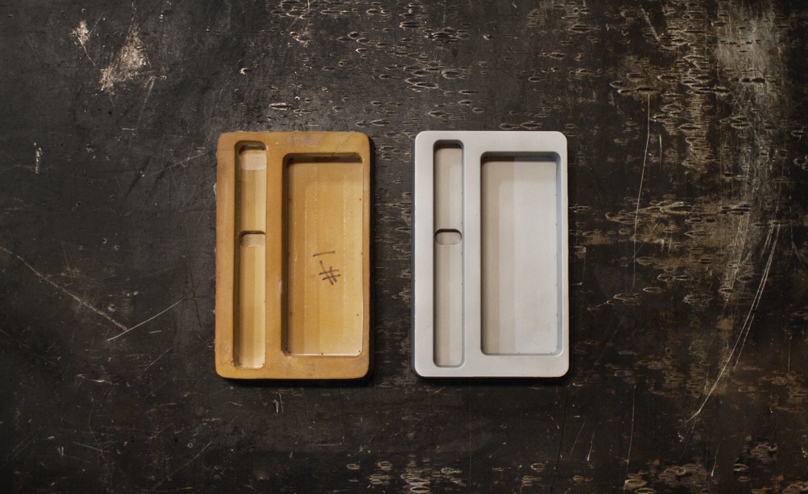 manufactory_prototype and aluminum mold_steel table_web.jpeg