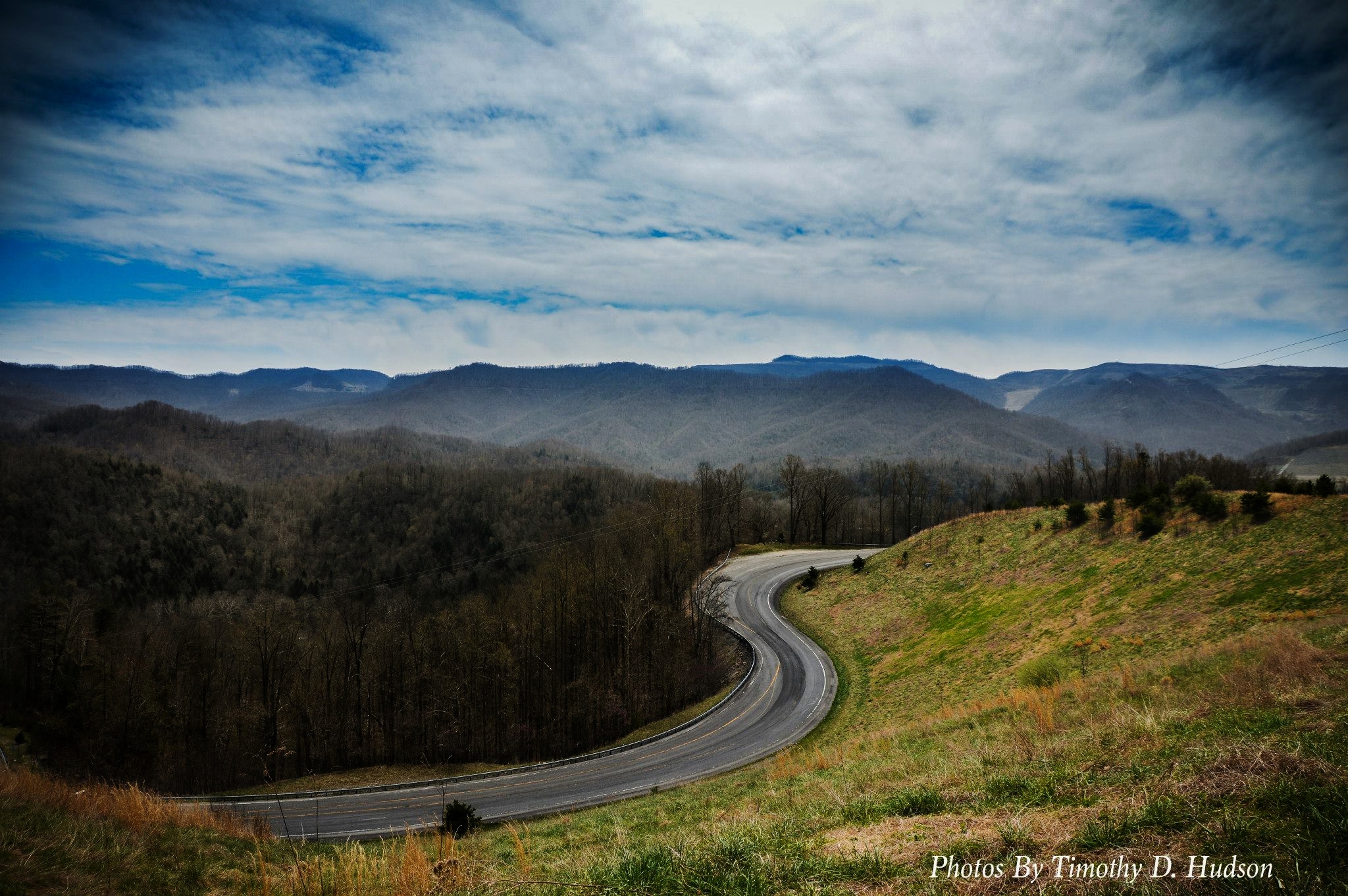 pine mnt looking down on rd from letcher to harlan.jpg