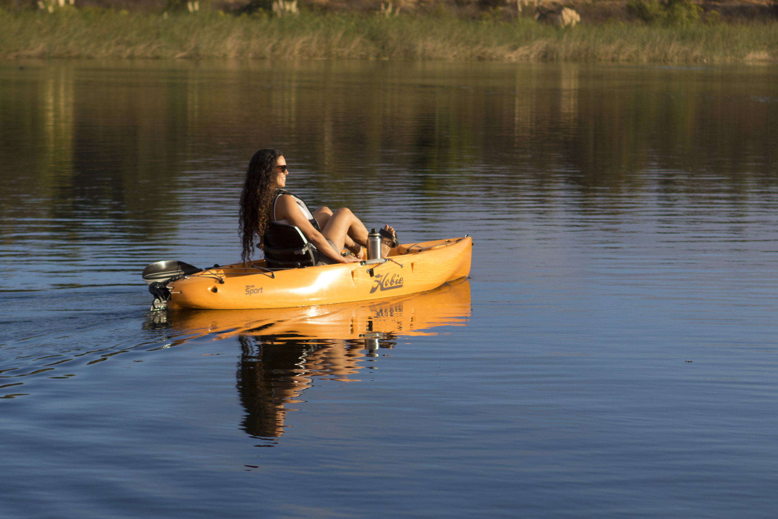 Sport_action_lake_papaya_bluewater_female_deck.jpg