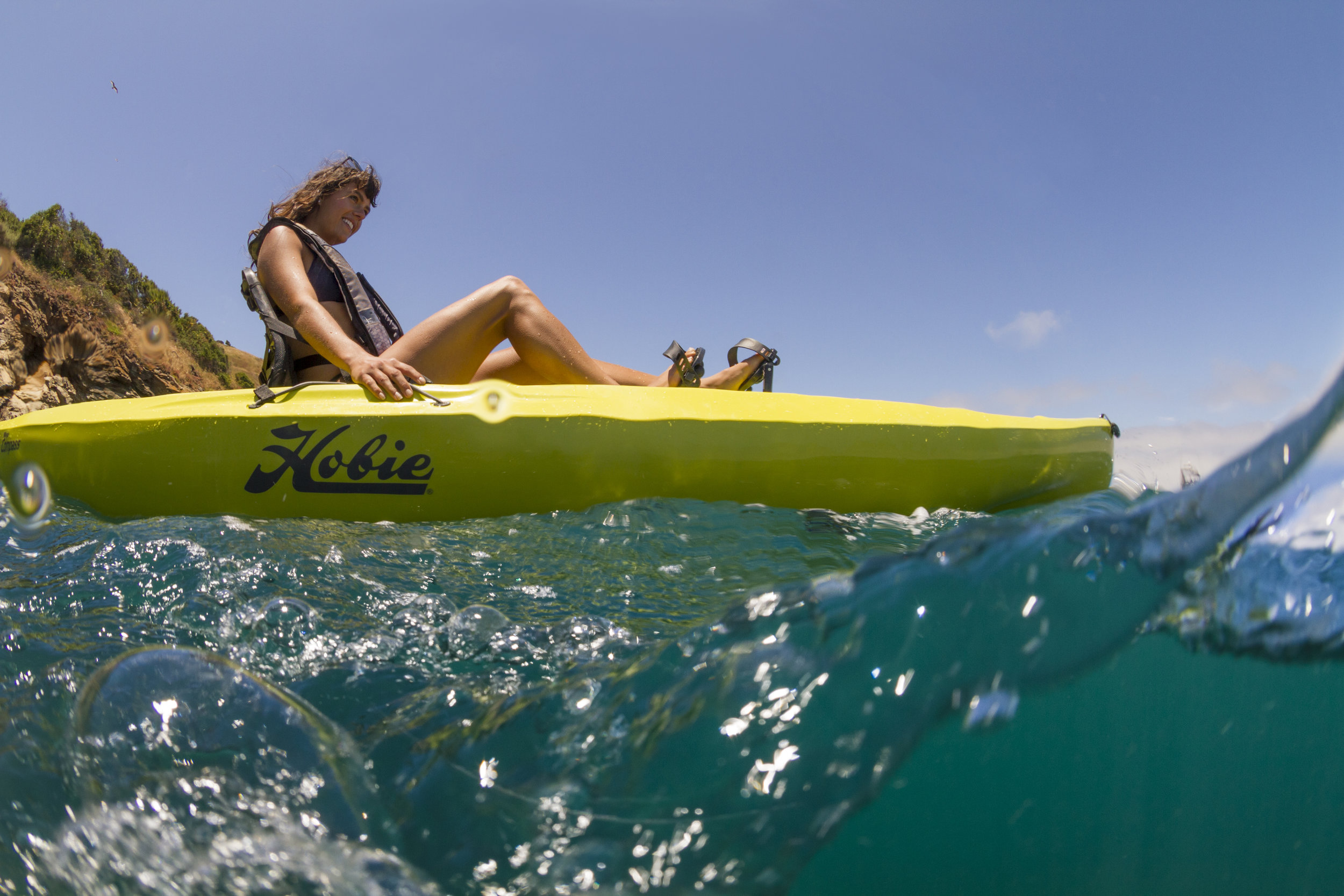 Compass_action_rec_overunder_cleanwater_female_seagrass_Catalina.jpg