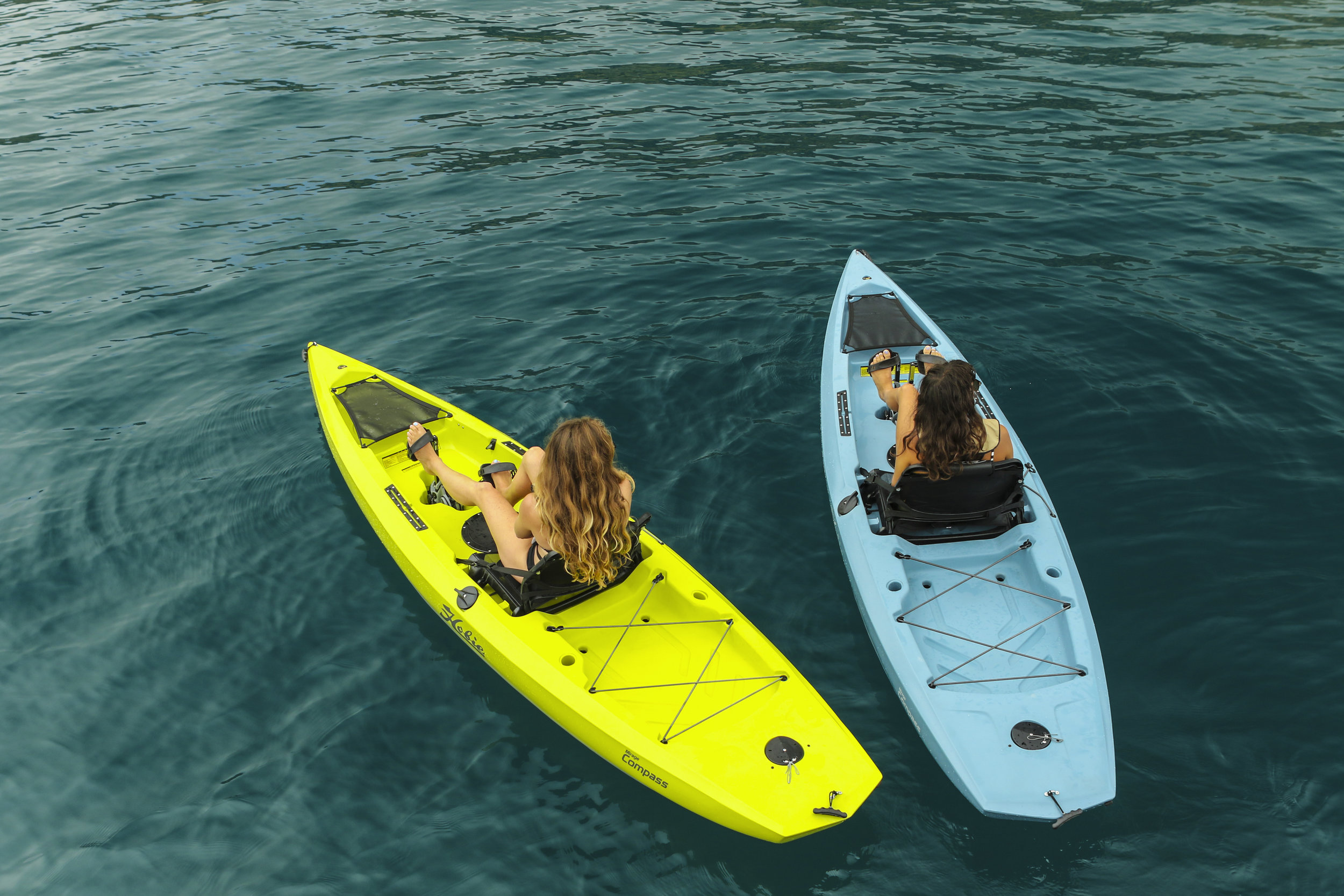 Compass_action_rec_twoboat_cargo_overhead_females_seagrass_slate_catalina.jpg
