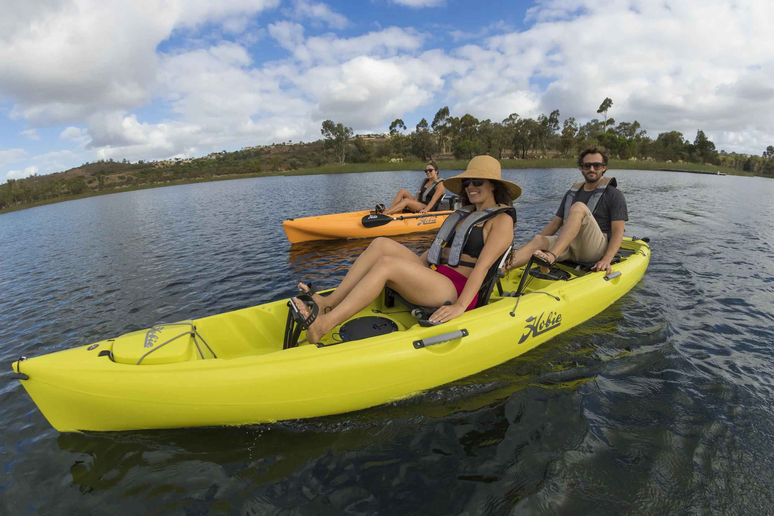 Oasis_action_seagrass_twoboats_lake_wideangle.jpg