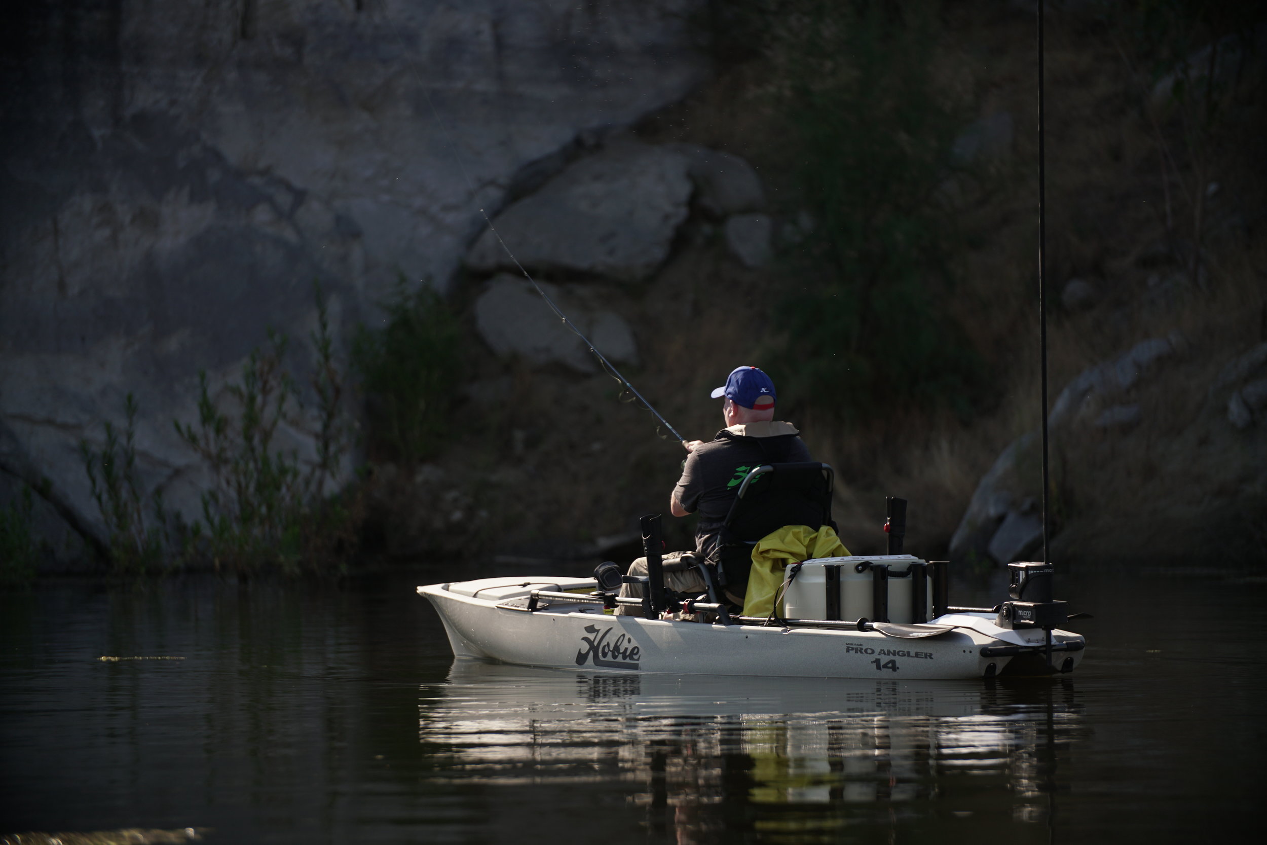 ProAngler14_action_fishing_dune_casting.jpg