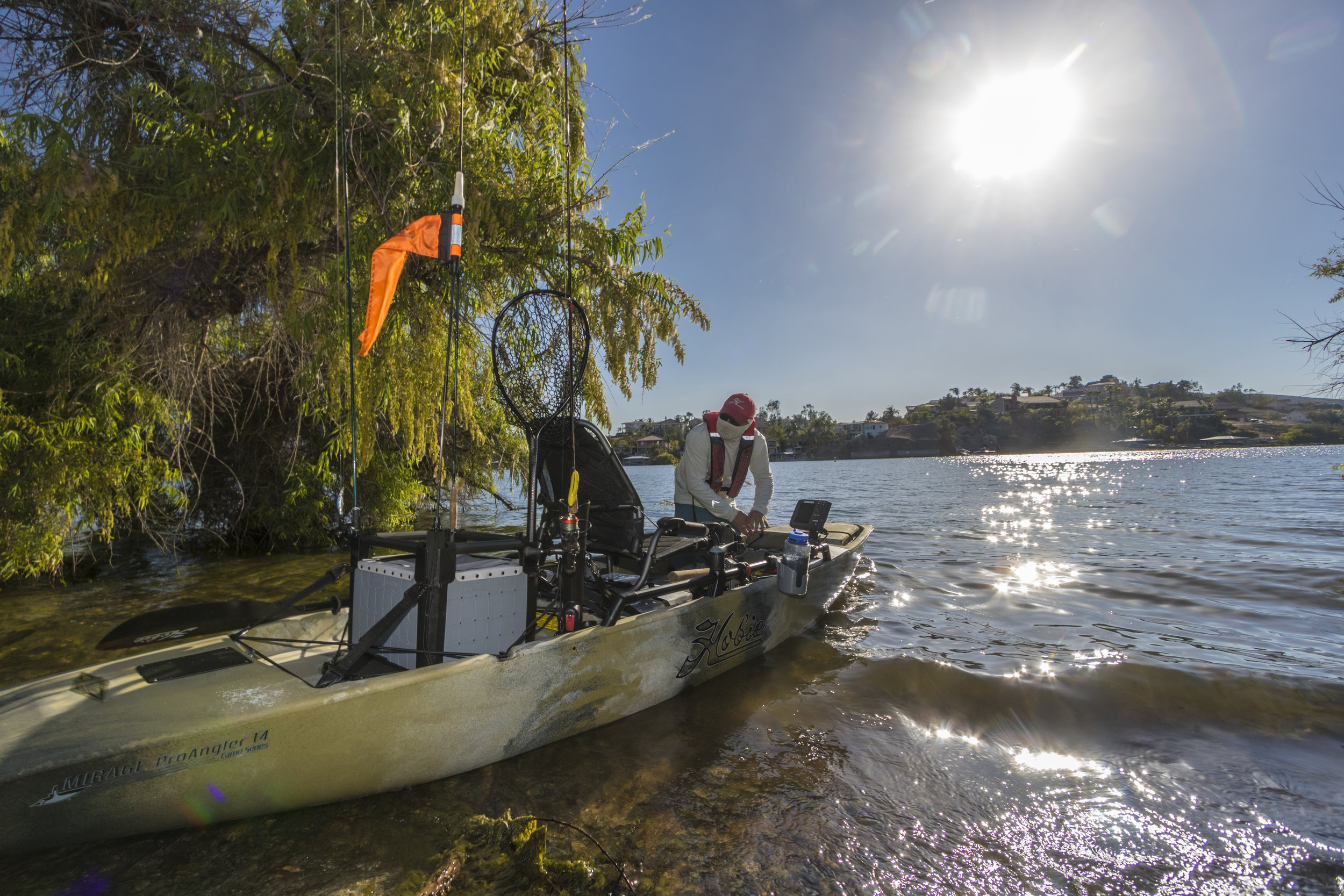 ProAngler14_fishing_camo_Shane_launching_1037_full.jpg