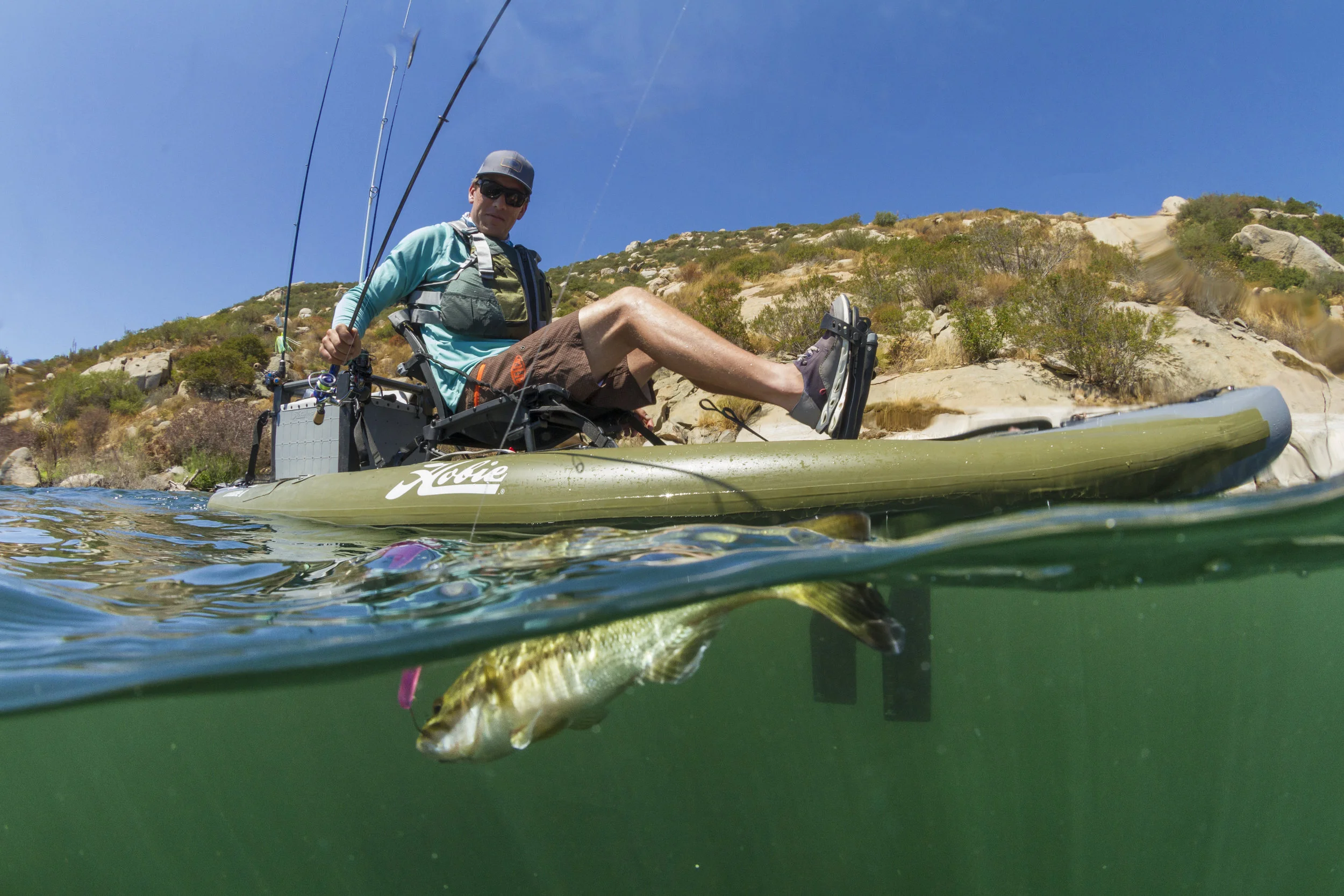 i11S_action_fishing_bass_overunder_underwater_lake_Morgan.jpg