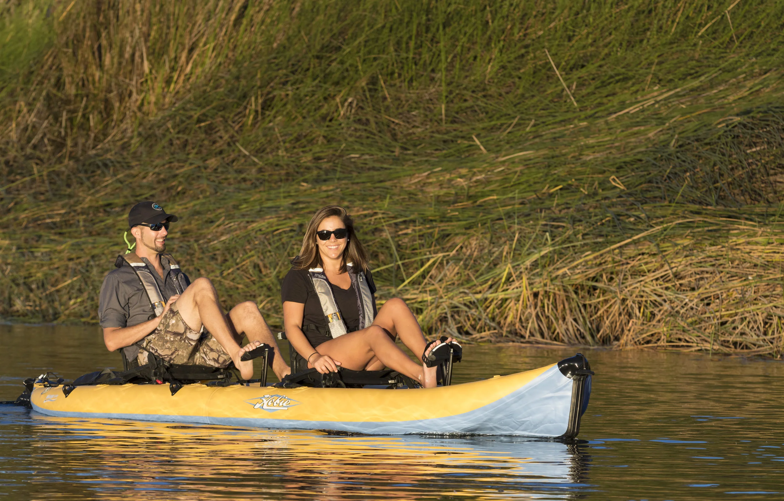 i14t_action_goldenhour_couple_lake.jpg