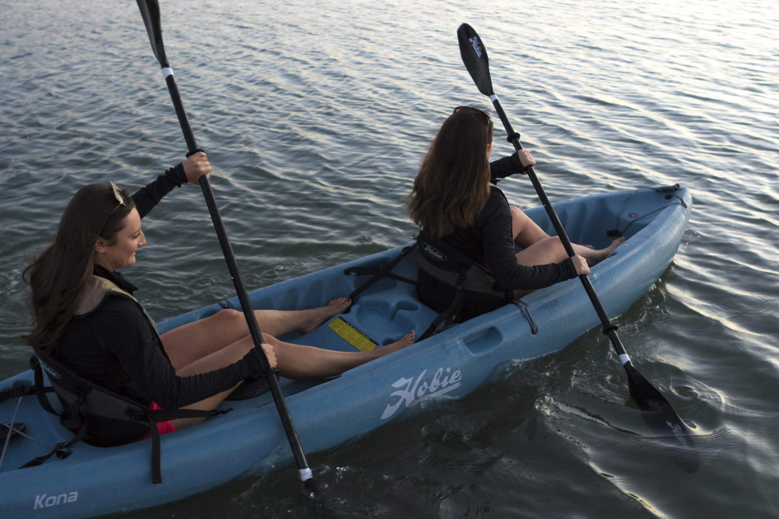 Kona_action_slate_females_overhead.jpg