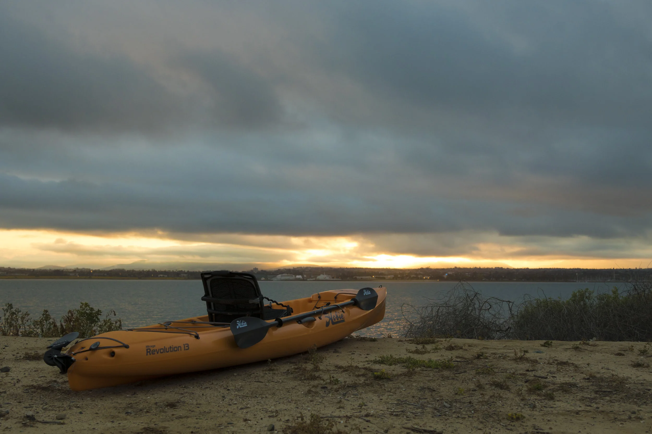 Revolution13_action_sunrise_papaya_noUser_beach_harbor.jpg