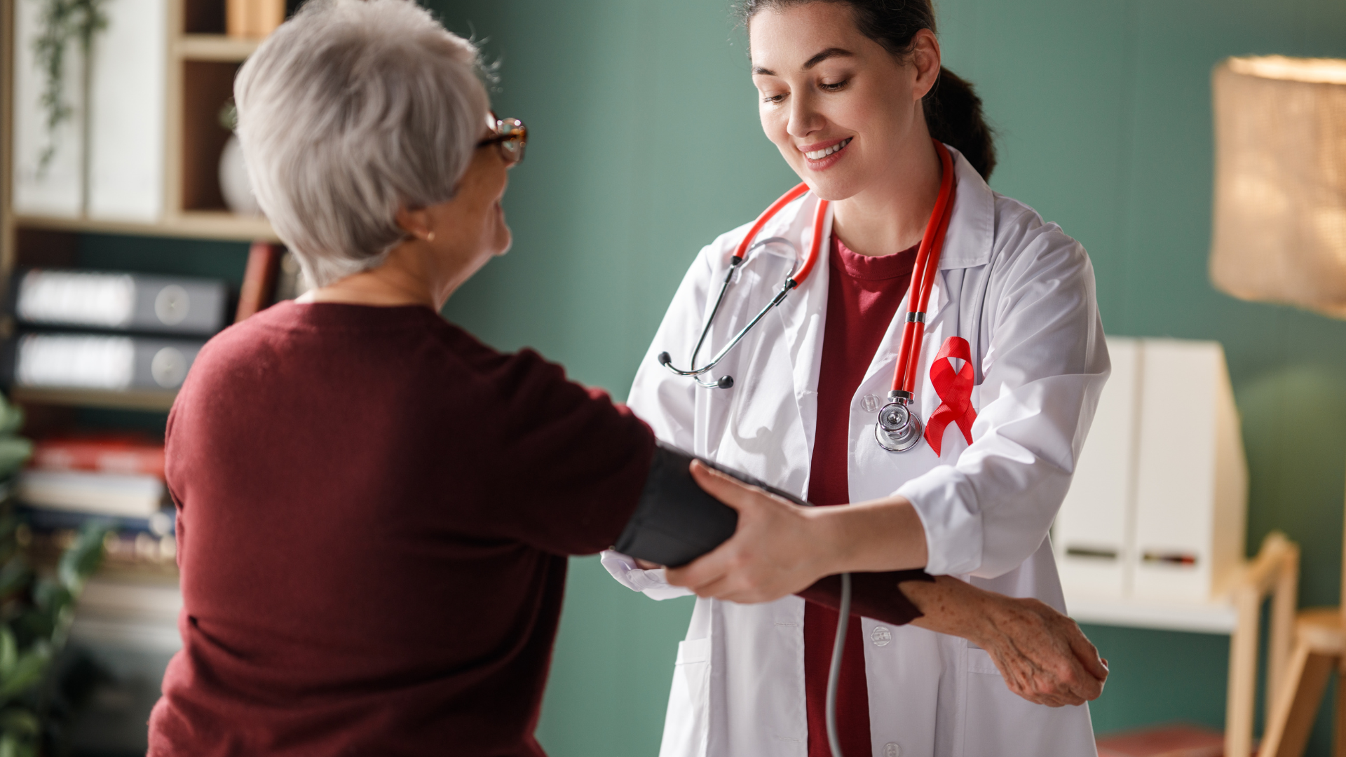 Is a Physician Loan or Conventional Loan Better for Doctors?