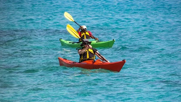 canoe-kayak-2385203__340.jpg
