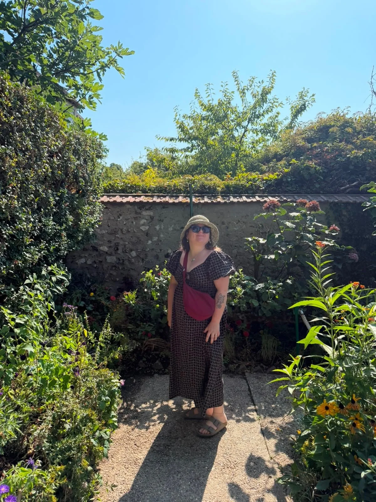 The paintings from this magnificent trip to Giverny back in Summer are about to be out in the world 🪷

I&rsquo;ve wanted to visit Monet&rsquo;s iconic Pink house and gardens for the longest time and it was such a treat to get to do so on our trip to