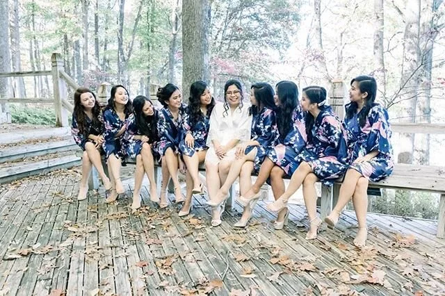 How great are these bridesmaid's matching kimonos?! They look so happy for their friend on her big day. ❤️