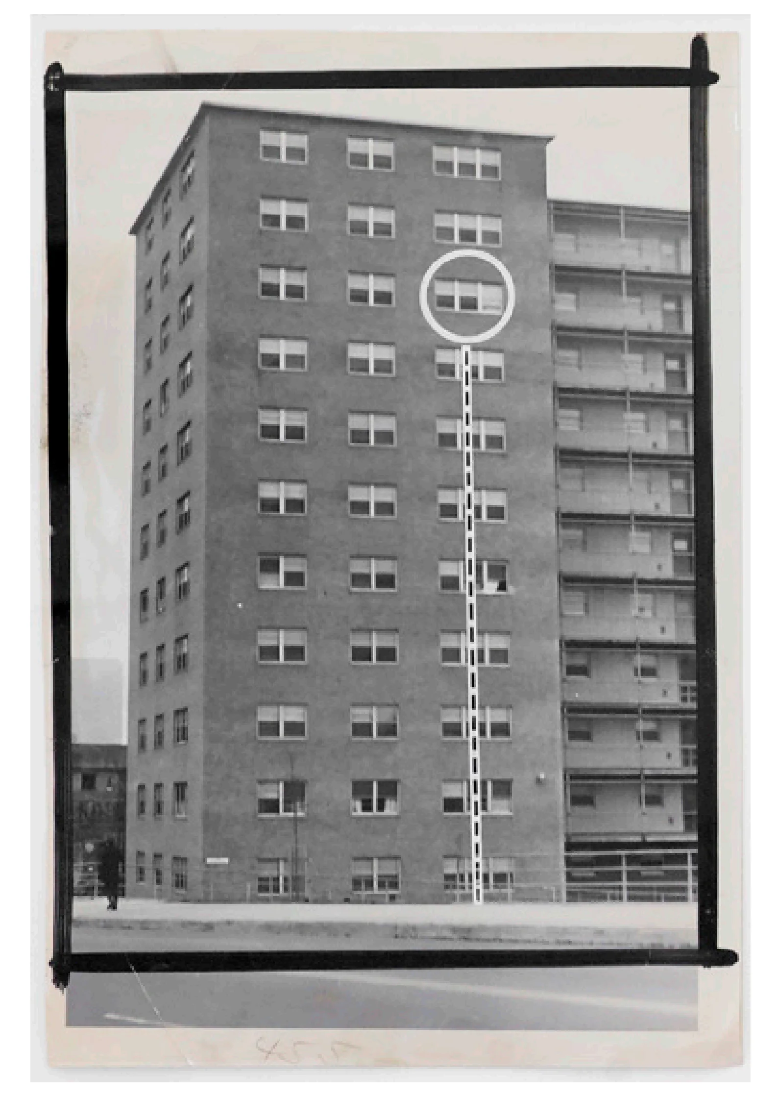 SUICIDE LEAP AT FLAG HOUSE COURT
