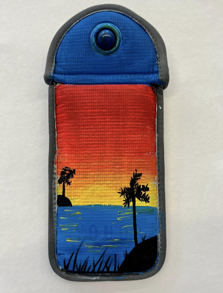 Student Pouch Artwork — Yondr