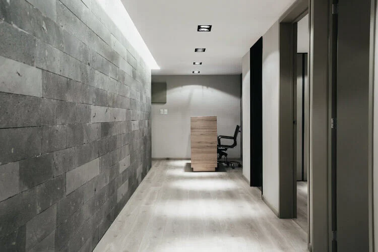 Proyecto de arquitectura de interiores en Oficinas Ciruelos en Bosques de las Lomas