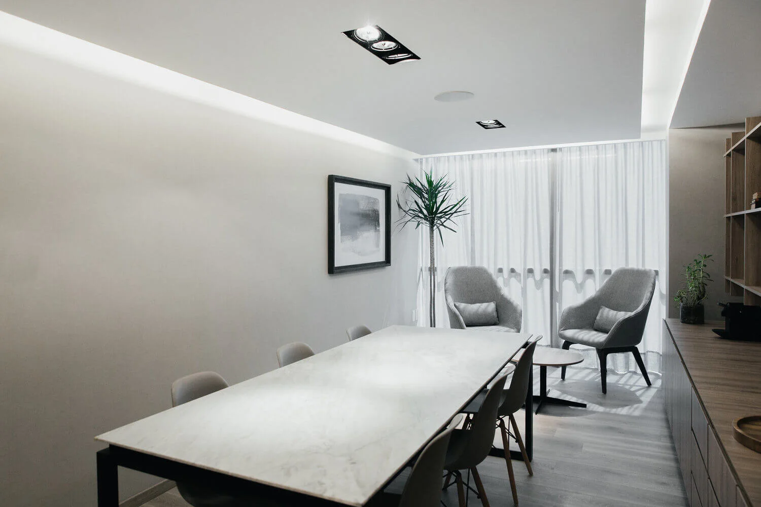 Proyecto de arquitectura de interiores en Oficinas Ciruelos en Bosques de las Lomas