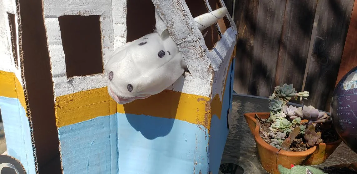 Music Moves In Me Plays With Puppets