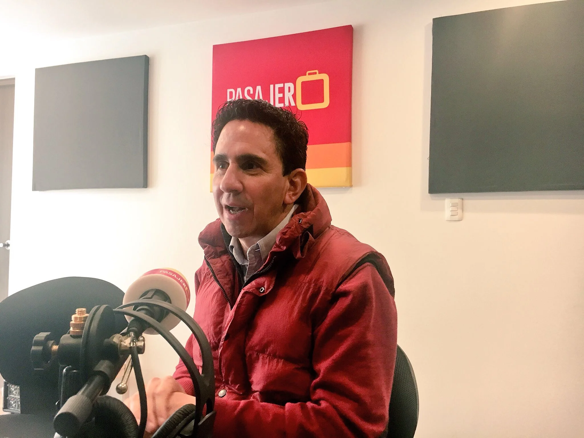 Alebrije 38: Entrevista Rodrigo Vázquezbracho de MiEscape.Mx. Valentina Barrios en vivo