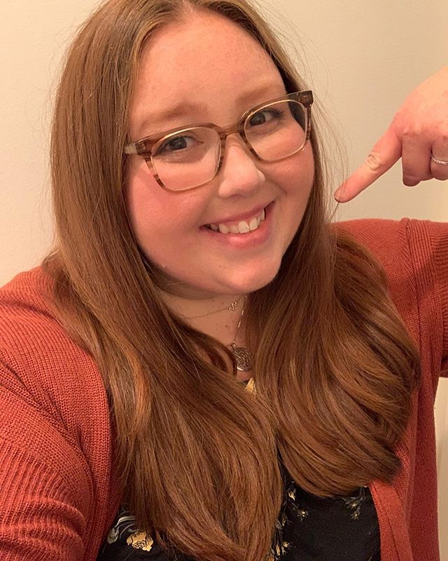 Fresh cut! Thank you so much to @teacupmermaid for breathing new life into my hair and giving it the love it needed. We chopped off/donated 14 inches. Swipe to see! #newhair #newme #newhairwhodis