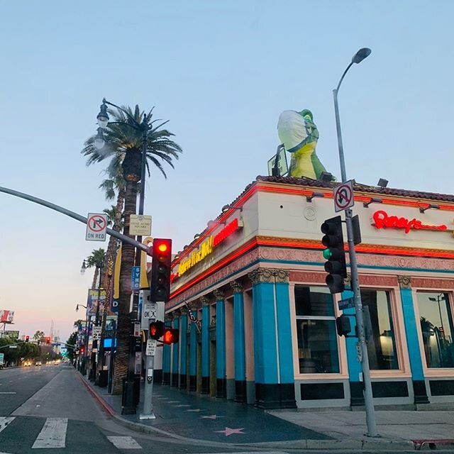 Hollywood looks a little different these days. 😷 . . . . . .

#LA #actor #actress #laactor #laactress #quarantine #quarantinelife #voiceover #voiceactor #VO #hollywood #dinosaur #potd #wednesday #facemask #movie #postoftheday #washyourhands #voiceac