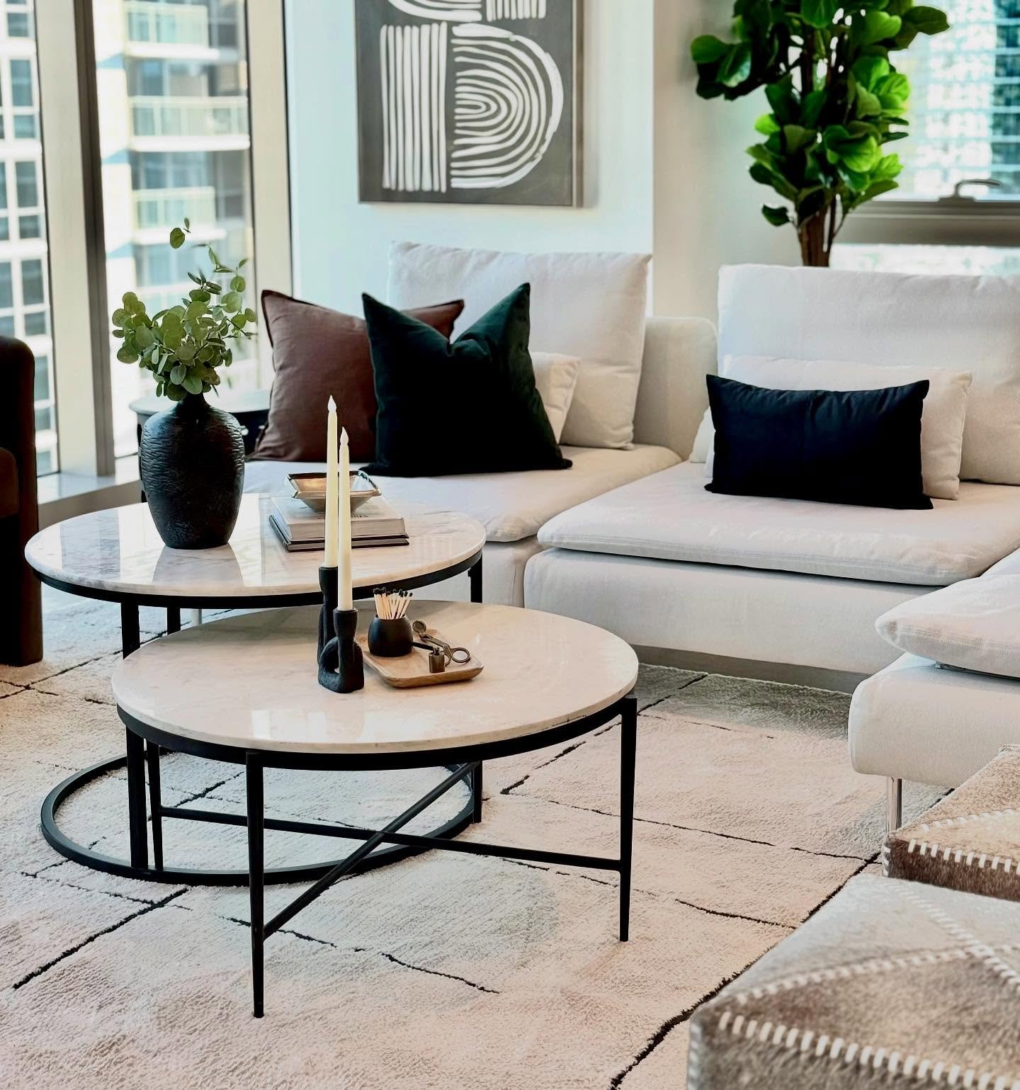 Where are you relaxing tonight? 32nd floor of the St. Regis? This could be yours. 

#pslehmanstaging #stagingfurniture #stregischicago