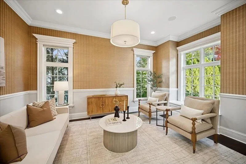 Are sales still happening this time of year? If 520 Provident is any indication, then YES! We staged this $1,925,000.00 home in Winnetka the day before Halloween, and are thrilled to see it&rsquo;s already under contract. Staging sells homes! 
#psleh