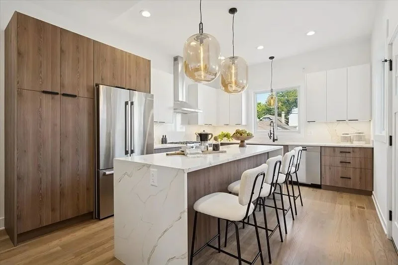 Sold in 3 days!! We&rsquo;re so happy for our clients at 3621 N. Richmond for closing at $969,000.00 November 6th. Our stagings help sell homes quickly 😁😊 Agent Carrie McCormick scores again!  #pslehmanstaging #stagedtosell #soldin3days