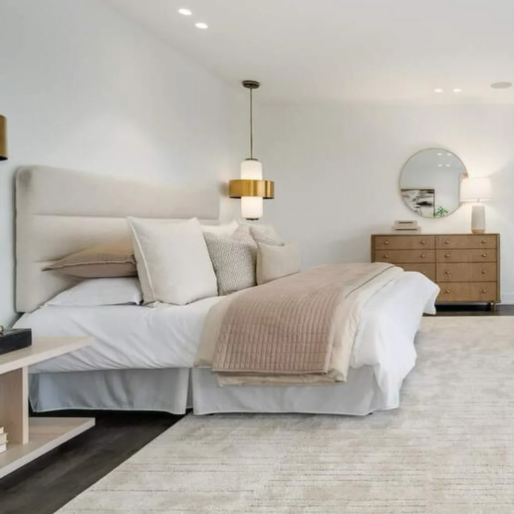 What a great 2025 @emilysachswong had in real estate!!!👏🏻👏🏻👏🏻🎉 We&rsquo;re thrilled to be starting our year off staging her new listing at 1625 N. Burling!! Contact Emily for details about this gorgeous new listing. 🔥🔥 

#1 #thebestofthebest