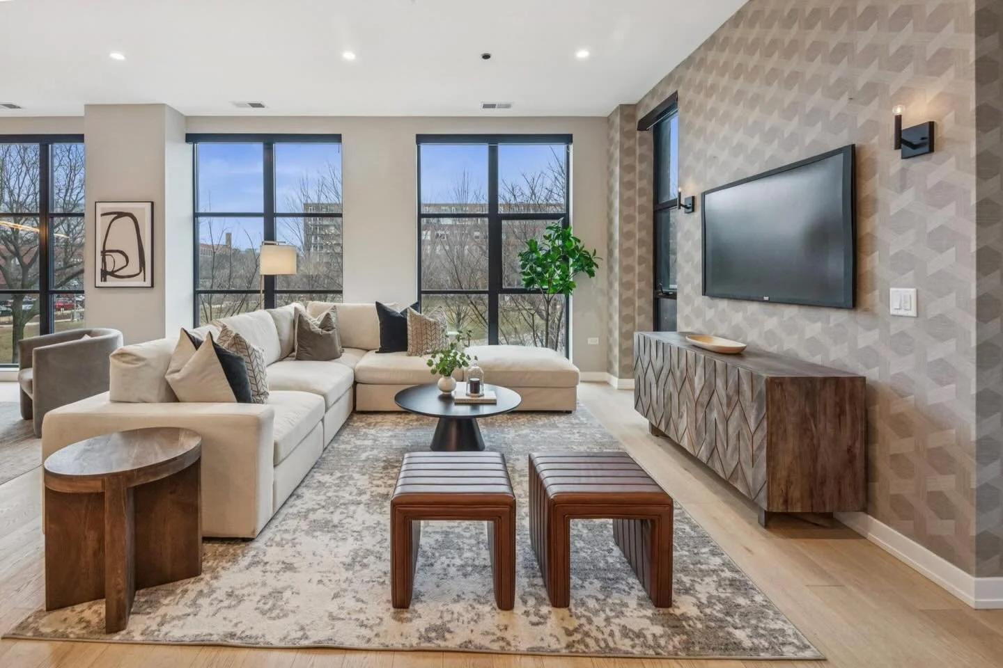 If you and the kids love Mary Bartelme Park, here is your chance to live directly across the street! Bring buyers soon to come see this amazing 5 bedroom home listed by Eudice Fogel and Jamie Slate. Freshly staged and ready to buy! #stagedbypslehman 