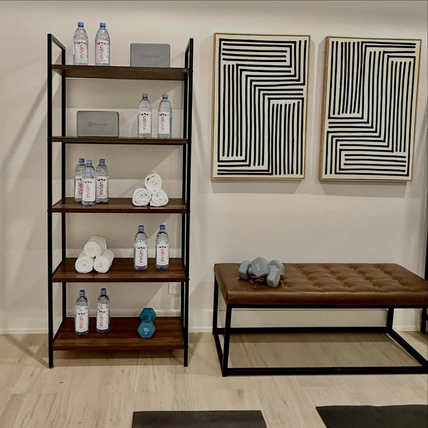 Friday night - Can our staging inspire you to work out tonight before you go out?! Get ready for the flood of buyers tomorrow:) 💪🏻

#stagedbypslehman #inspiredtoworkoutharder #realestategoals #homegyms #yogarooms