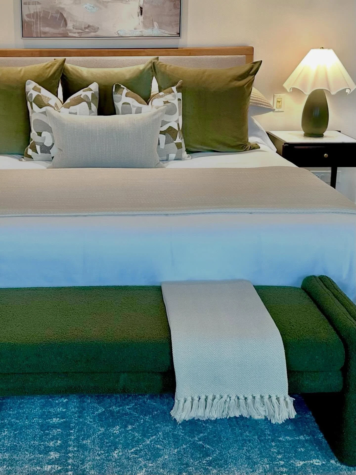 Greening up Lincoln Park West! (We all want to see more of it🙏🏻 soon!) #stagedbypslehman  #stagingforspring #stagedtosell  #green