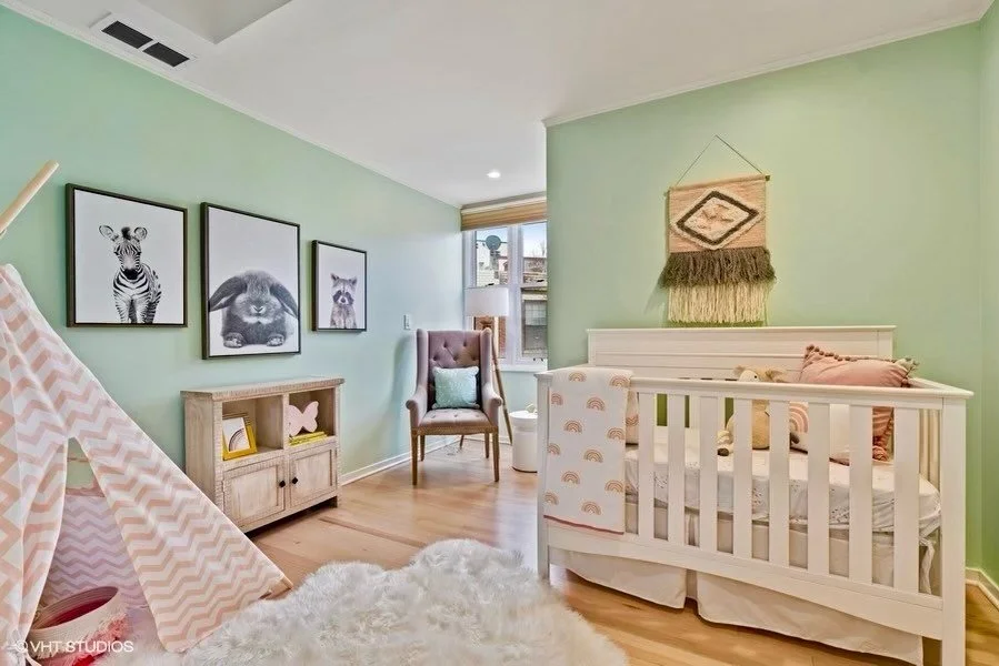 Happy Easter, bunny! #stagedbypslehman #kidsroomstaging #happyeastereveryone🐰🐣💐❤️ #nurserystaging