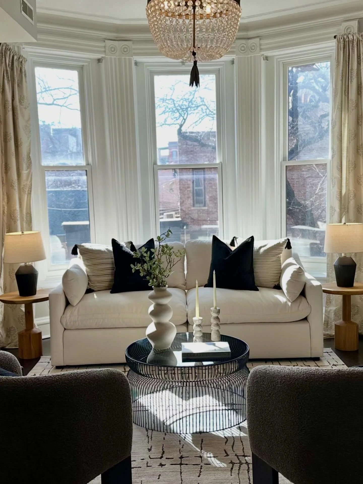 As we head home to rest and regroup from our incredibly busy week, we wanted to share a favorite sneak peek photo from the week that can mentally relax you, just by looking at it 😌 We can&rsquo;t wait to show you everything we&rsquo;ve been working 