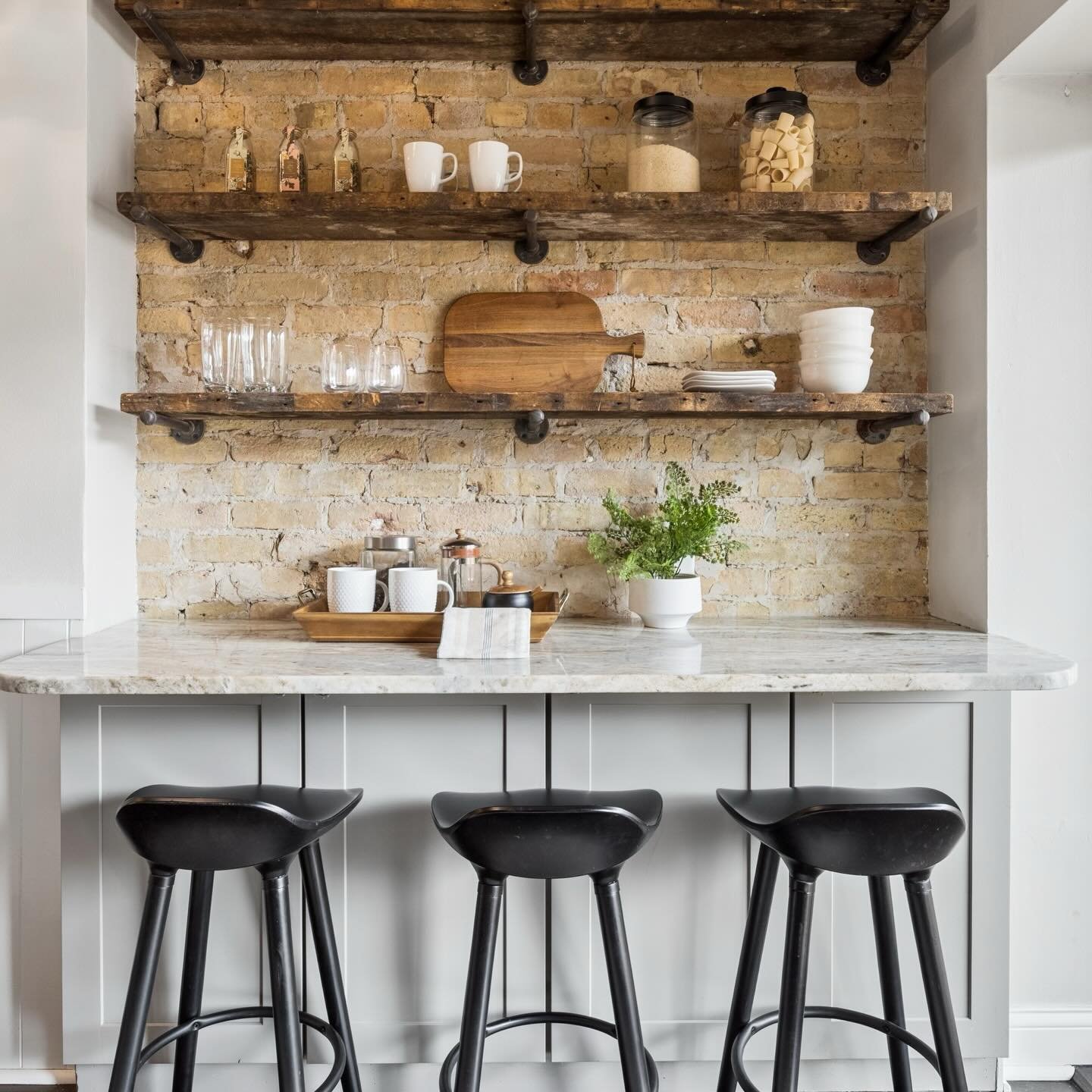 Pull up a chair at 2151 N. Seminary and make an offer with agent Stewart Smith. ☕️ #stagedbypslehman #stagingchicago #createamomentwithoutword