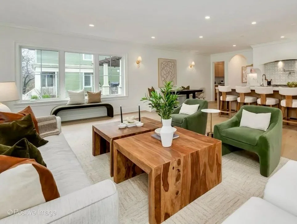 Bring the family to tour this beautiful, spacious family room at Emily Wong&rsquo;s listing on N. Lowell Ave. 🔥🔥Just listed! Contact Emily for all of the details. 
#stagedbypslehman #stagedtosell #luxuryhomestaging