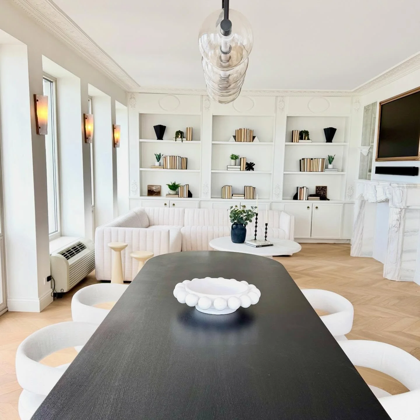 Weekend update- #PHAD at 111 E. Chestnut is ready for a buyer! Contact agent Vilgert Vincenzo Kostaqi for a chance to see much more of this gorgeous Parisian inspired condo and scoop up this penthouse unit! #stagedbypehman #stagedtosell #gorgeoushome