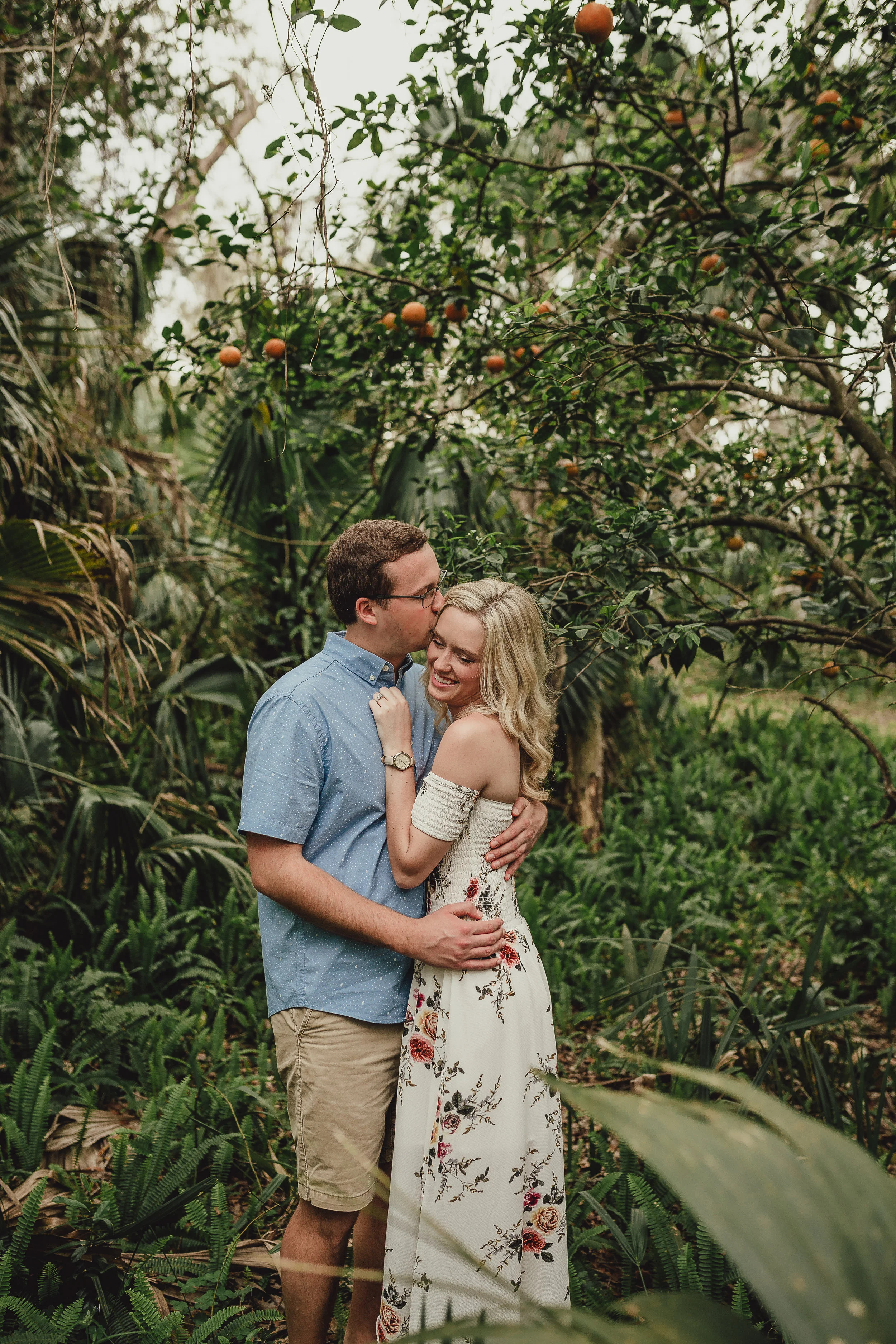 Daytona Beach Engagement Photographer, Washington Oaks Gardens engagement pictures