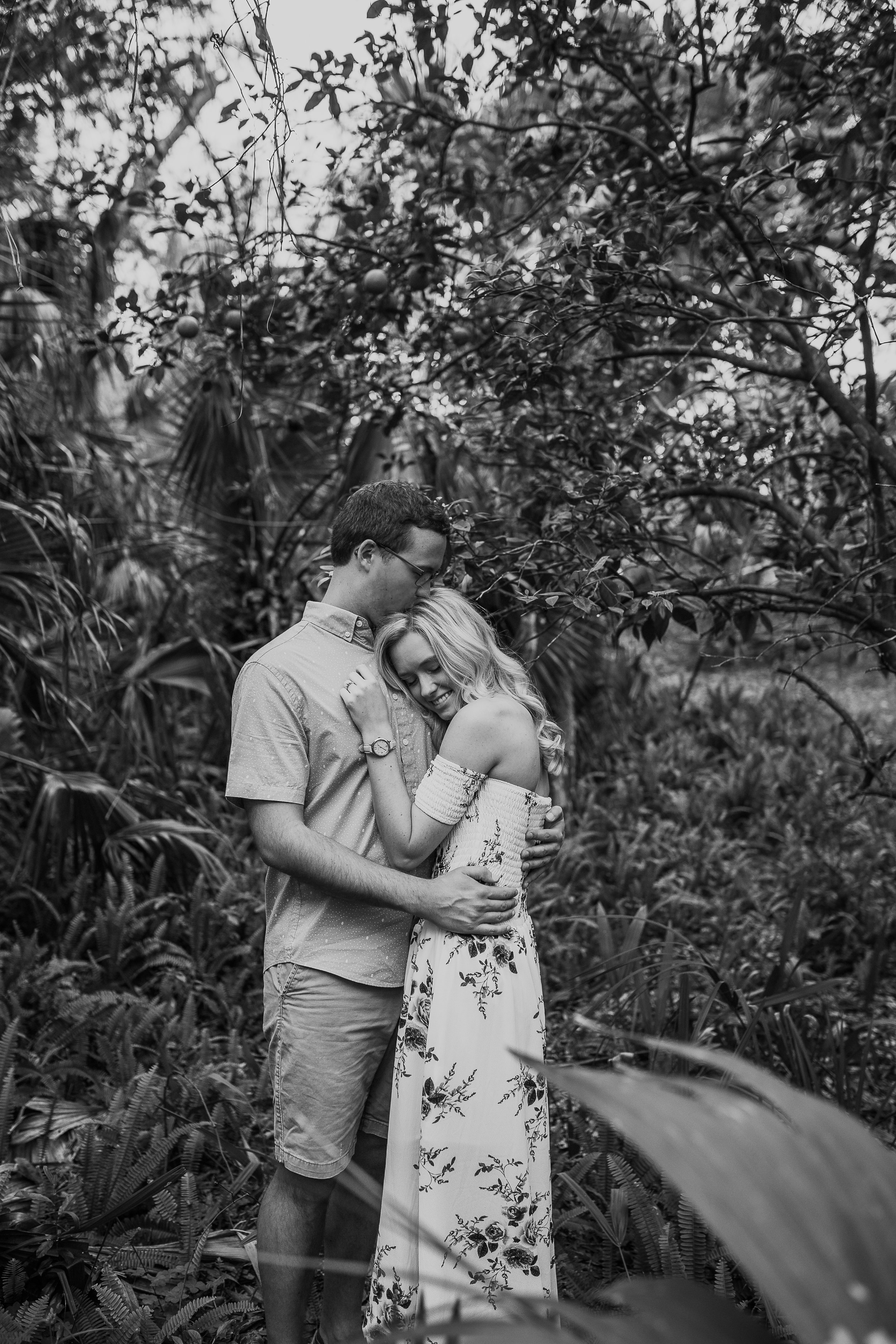 Daytona Beach Engagement Photographer, Washington Oaks Gardens engagement pictures