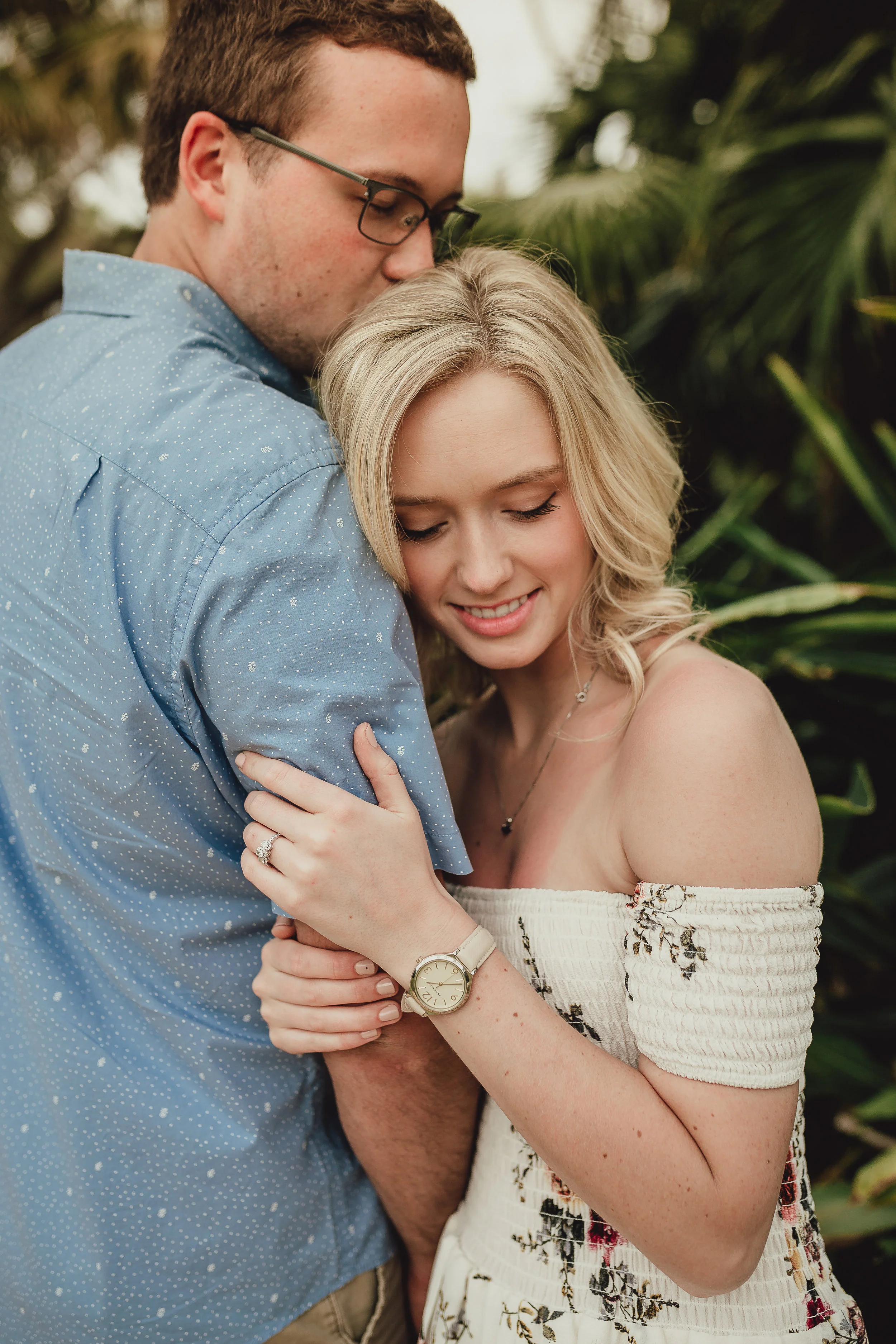 Daytona Beach Engagement Photographer, Washington Oaks Gardens engagement pictures