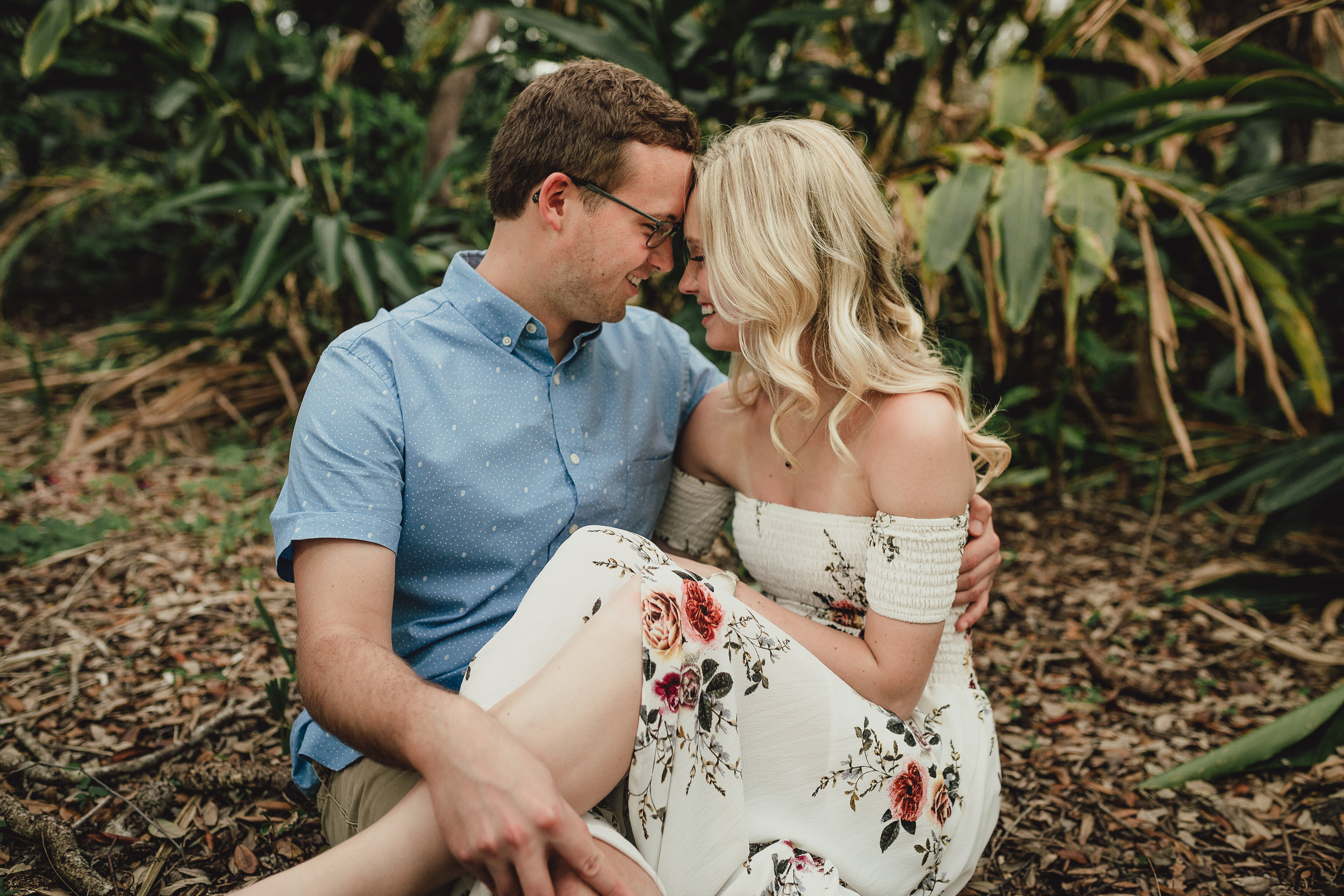 Daytona Beach Engagement Photographer, Washington Oaks Gardens engagement pictures