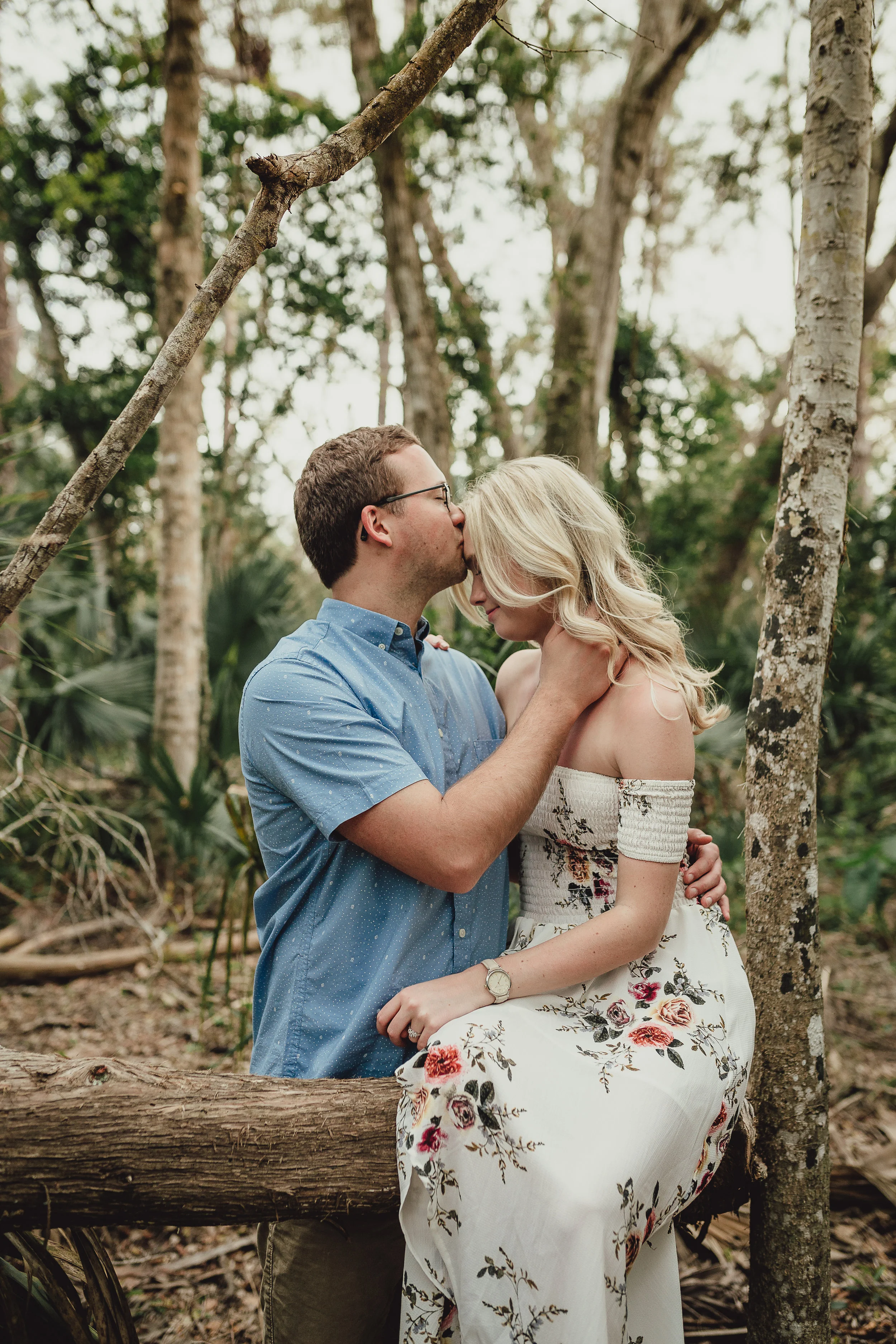 Daytona Beach Engagement Photographer, Washington Oaks Gardens engagement pictures