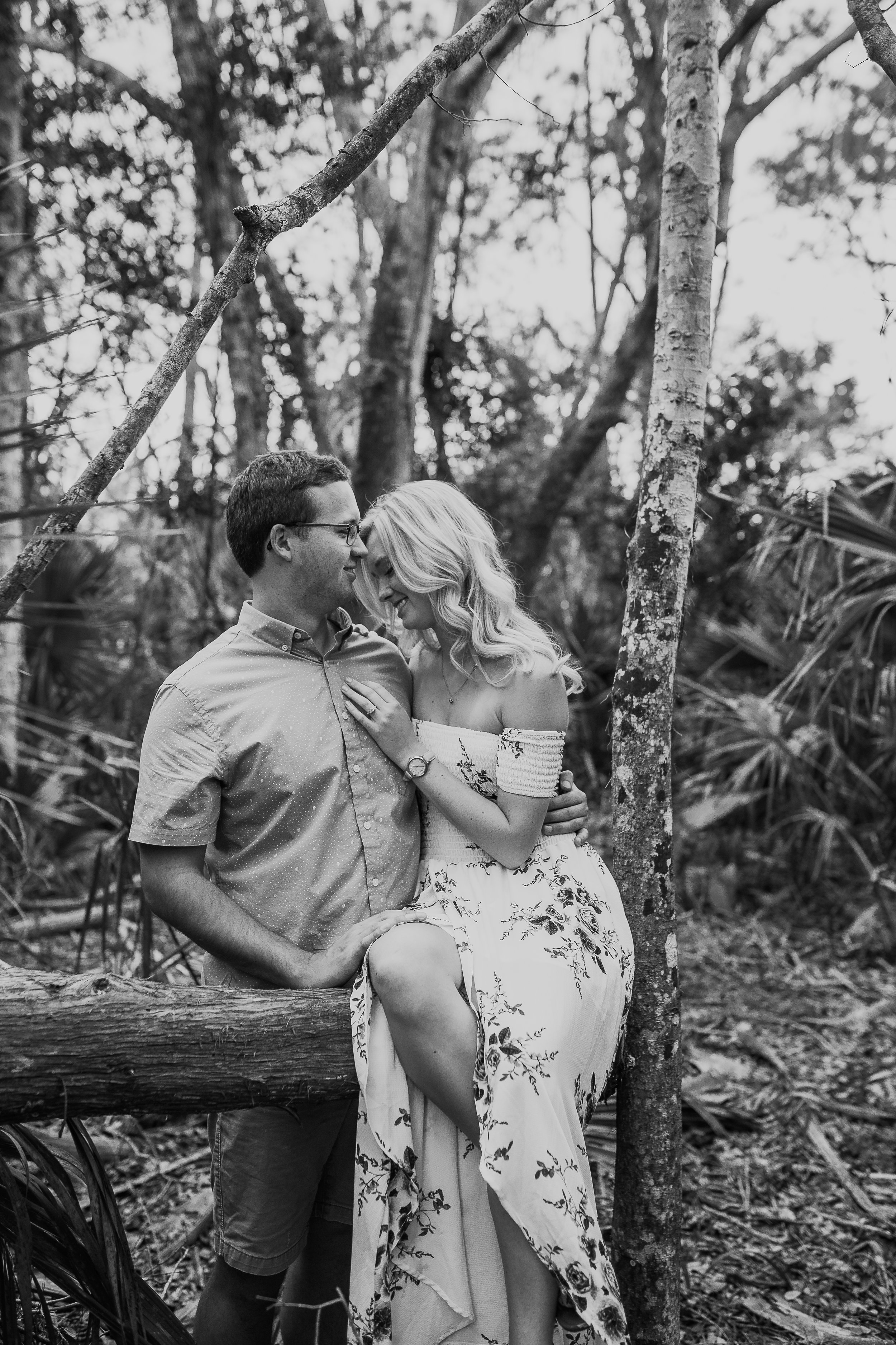 Daytona Beach Engagement Photographer, Washington Oaks Gardens engagement pictures