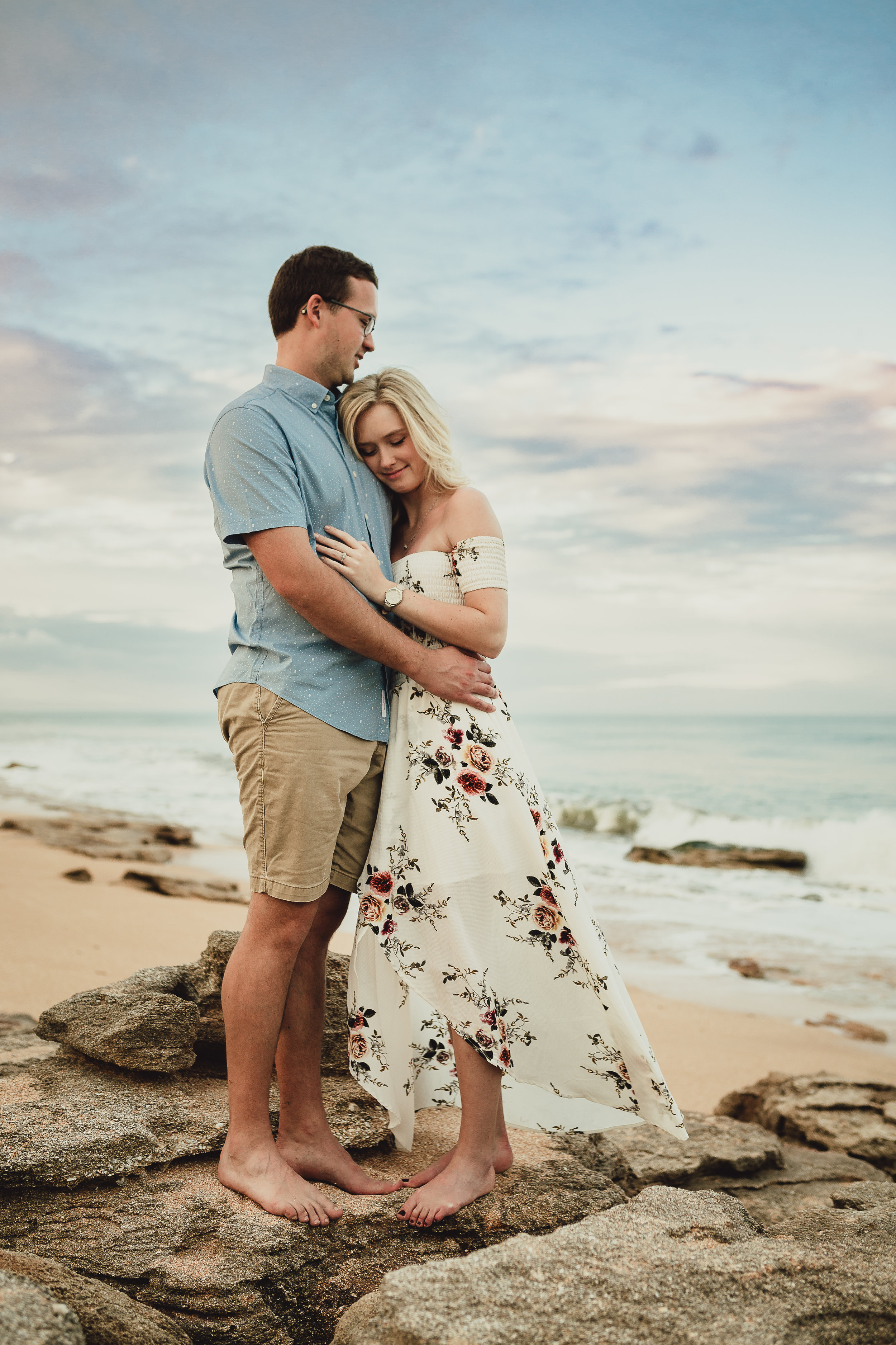 Daytona Beach Engagement Photographer, Washington Oaks Gardens and beach engagement pictures