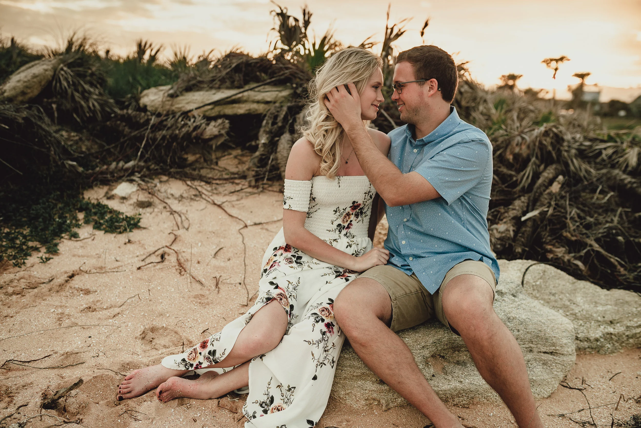 Daytona Beach Engagement Photographer, Washington Oaks Gardens and beach engagement pictures