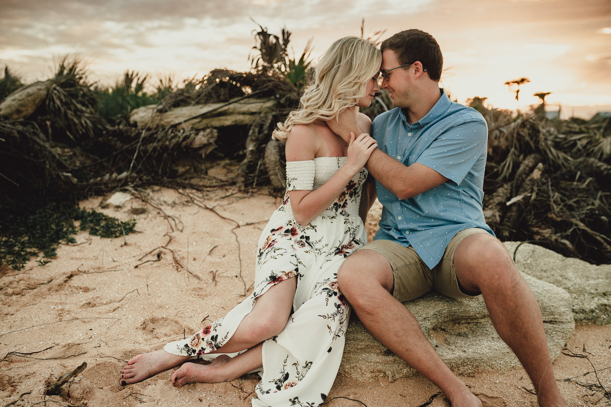 Daytona Beach Engagement Photographer, Washington Oaks Gardens and beach engagement pictures