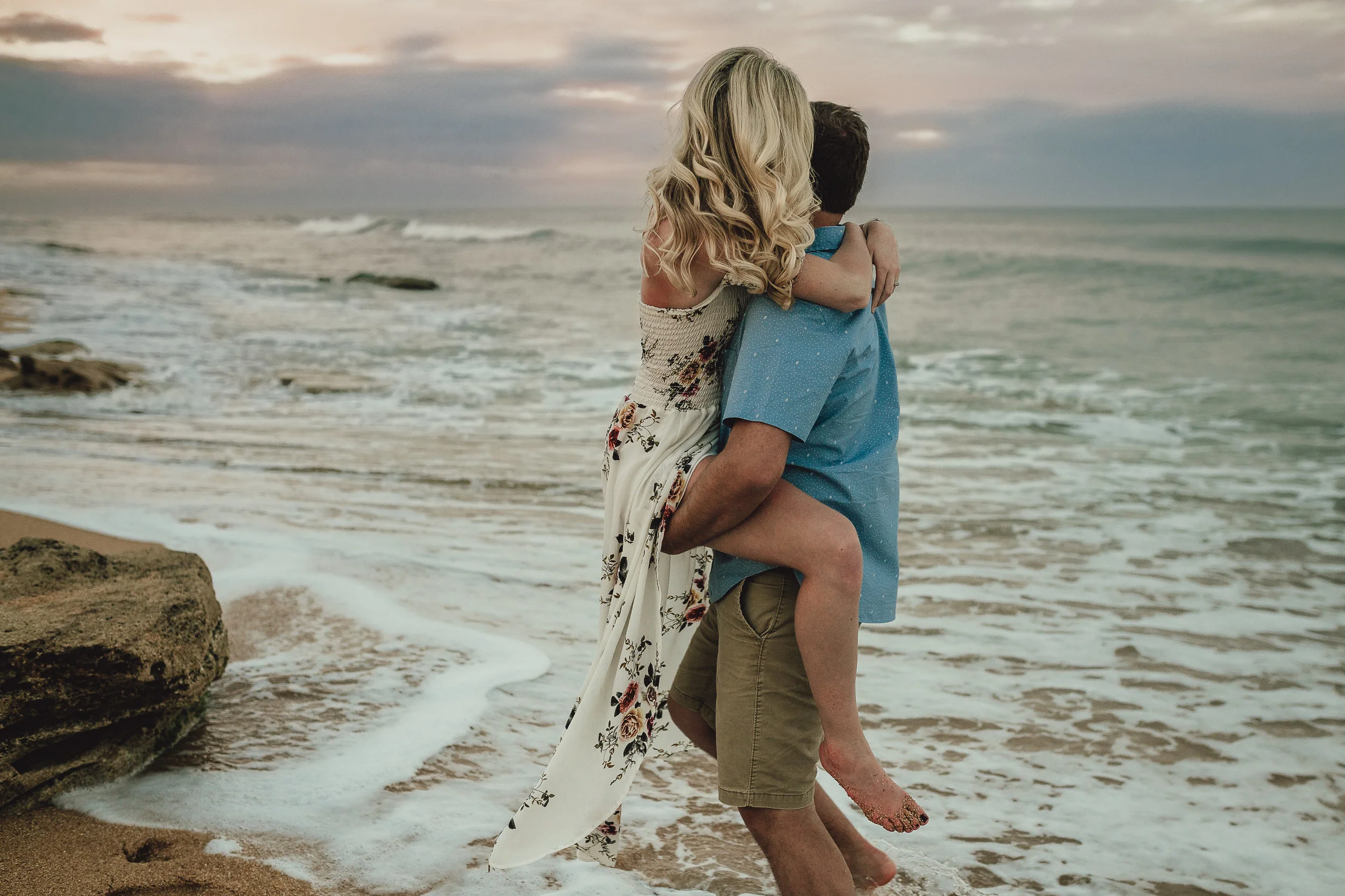 Daytona Beach Engagement Photographer, Washington Oaks Gardens and beach engagement pictures