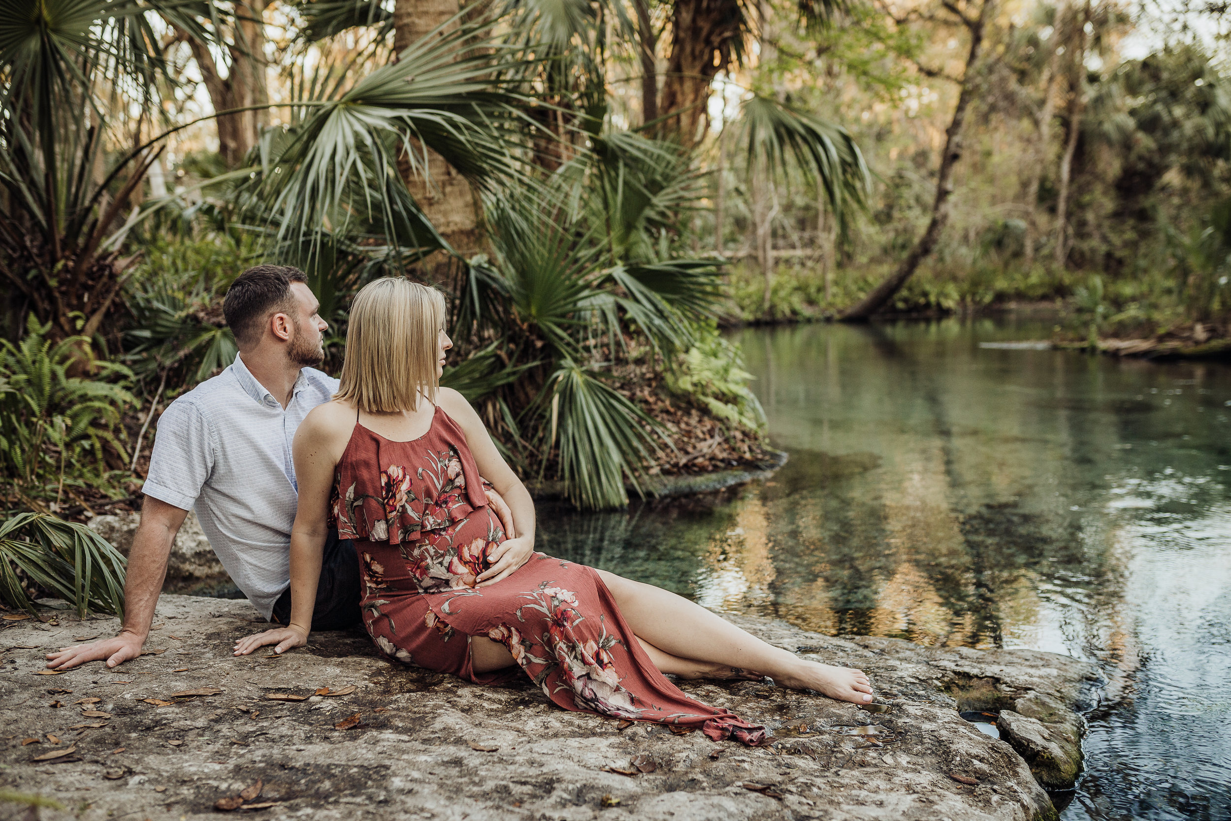 Orlando Maternity Photographer with session location at Kelly Spring park with a boho maxi dress