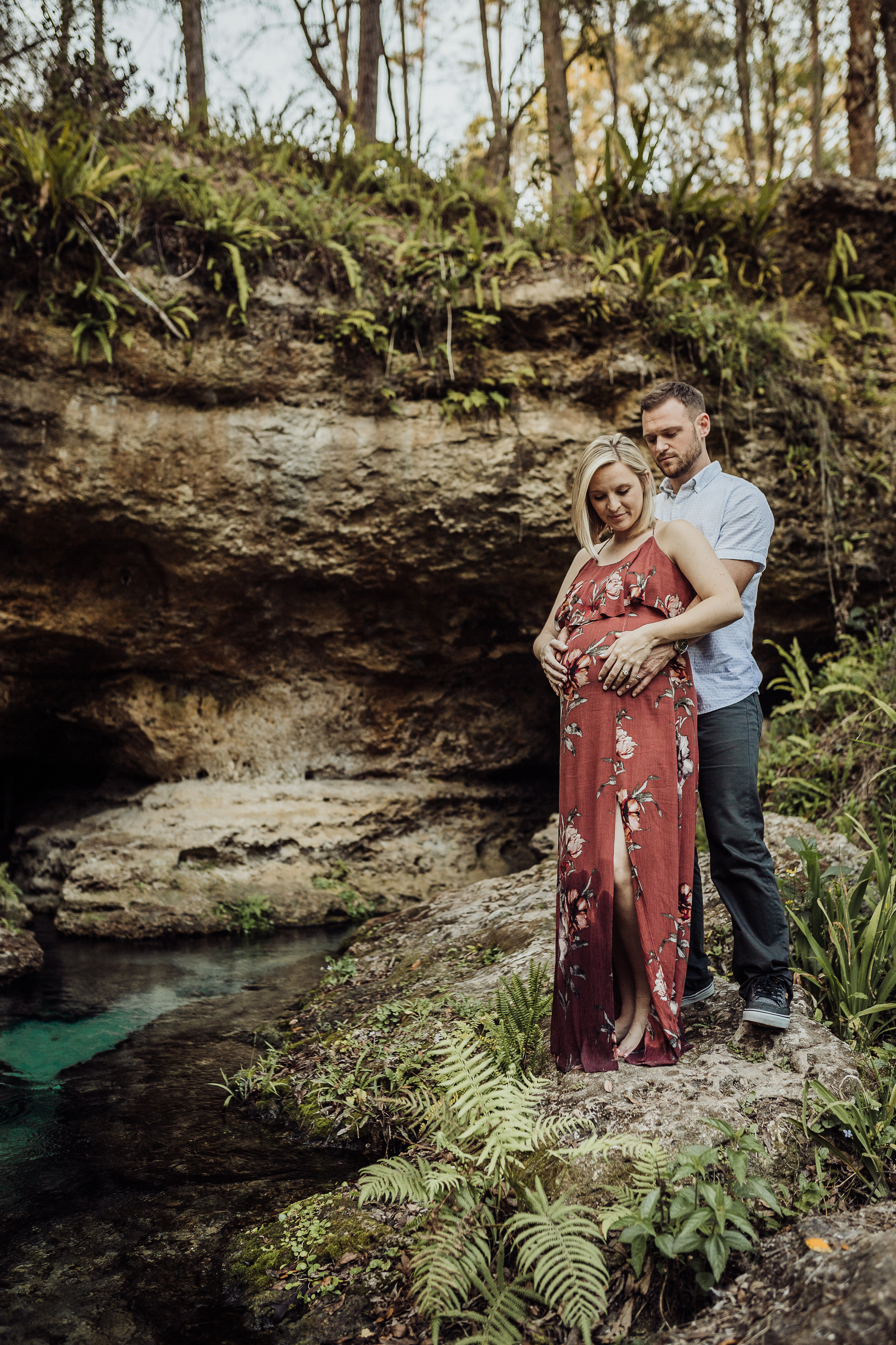 Orlando Maternity Photographer with session location at Kelly Spring park with a boho maxi dress