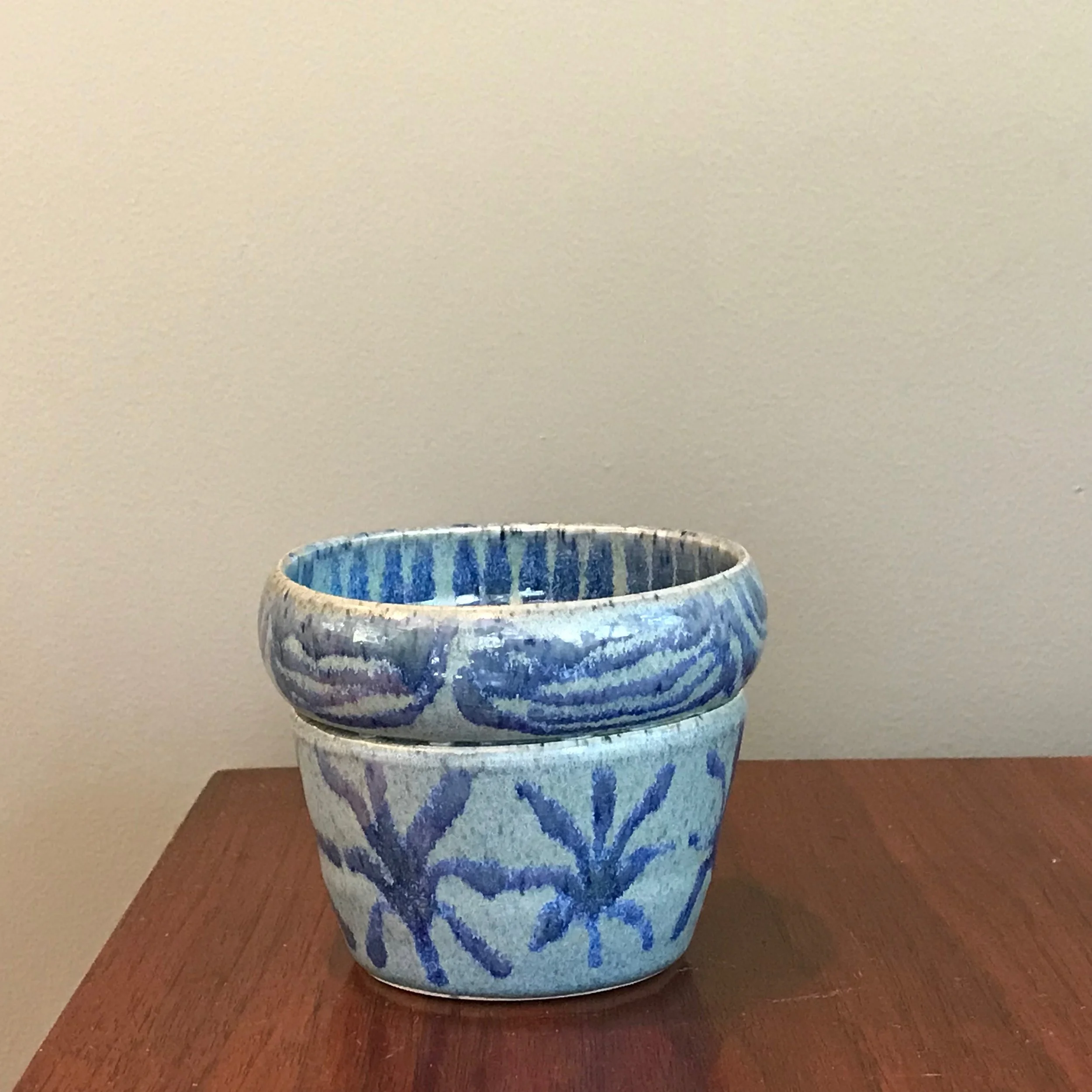 blue flower pot 2
