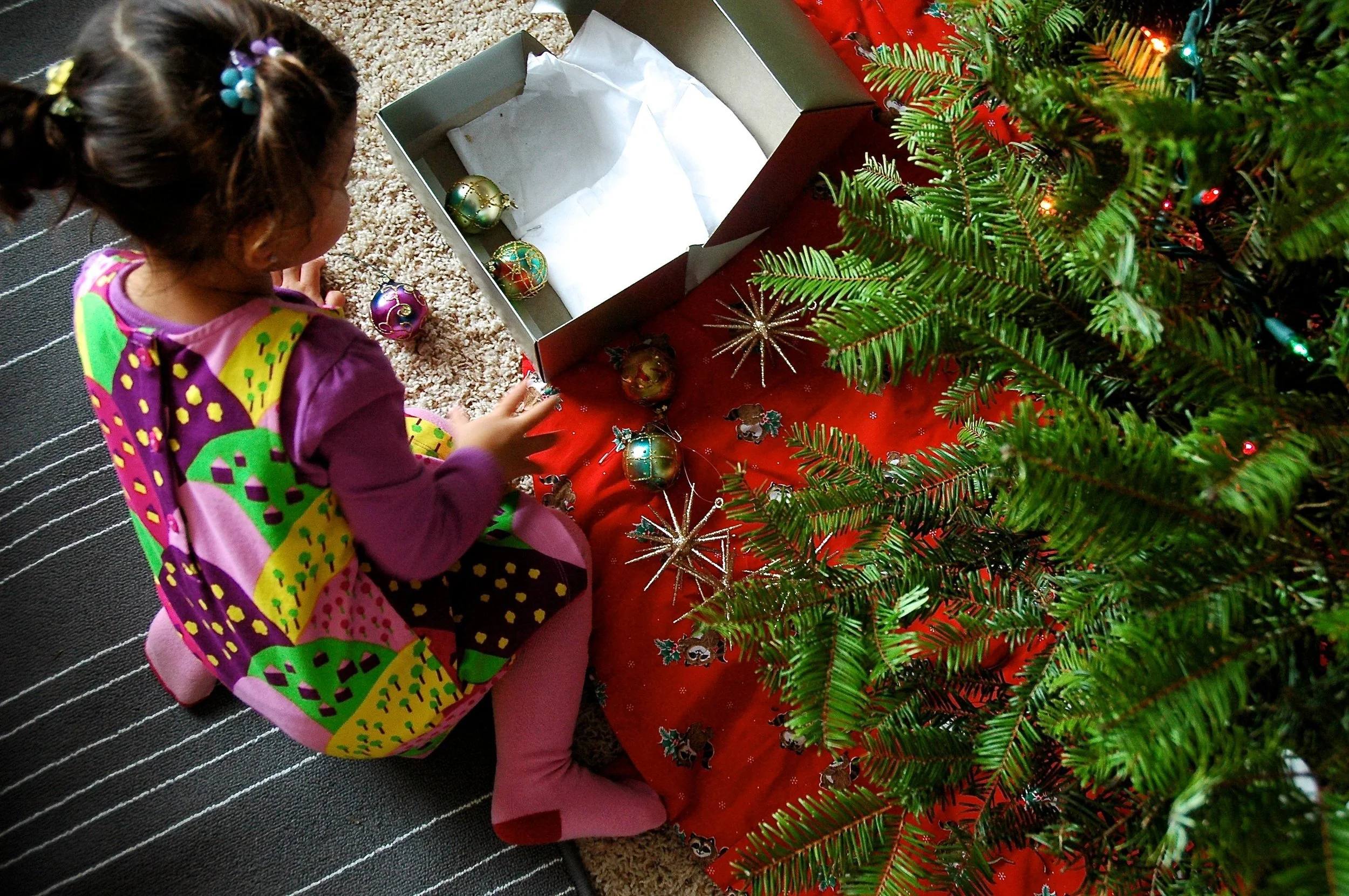 16 Ways to Celebrate the Holiday Season without Spending Much